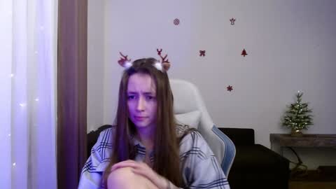 Snapshot of valents_cherry chatting on December 15, 4:15 pm Valentina online show from December 15, 4:15 pm