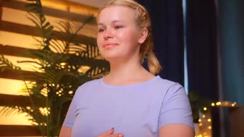 valeri______ online show from June 17, 7:46 am