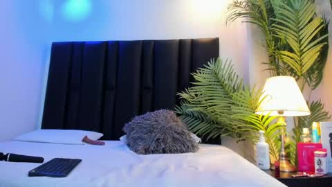 valeri_tafur online show from April 30, 8:57 pm