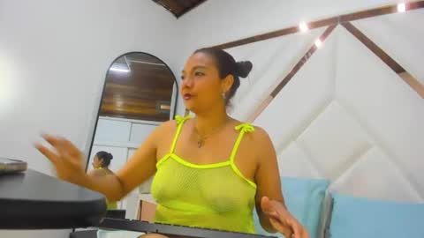valeria_gil_ online show from June 28, 5:53 pm