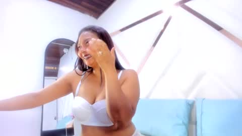valeria_gil_ online show from August 2, 3:58 pm