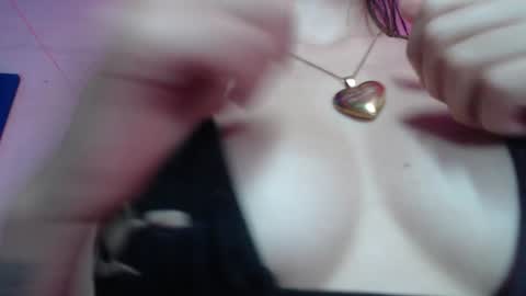 Snapshot of valeria_mendozza chatting on December 25, 7:46 am   online show from December 25, 7:46 am