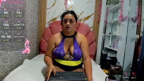 Costume lover online show from July 29, 7:25 pm