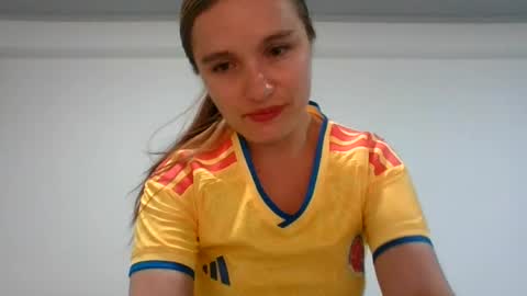 valeriafrannco online show from July 7, 4:47 am