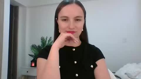 valeriafrannco online show from January 13, 9:55 pm