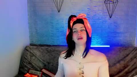 valeriagill_ online show from July 12, 12:03 am