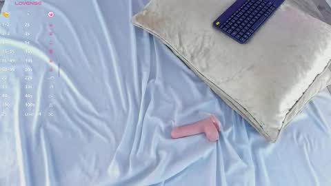 Snapshot of valeriah_ chatting on October 23, 4:41 pm Valeria online show from October 23, 4:41 pm