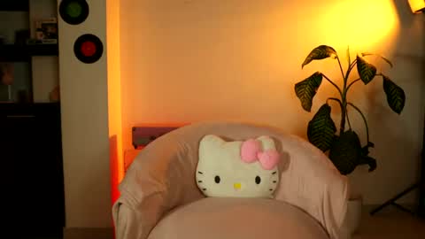 valerie07 online show from May 13, 5:06 am