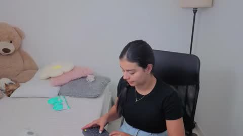 Juli C online show from November 22, 1:37 am