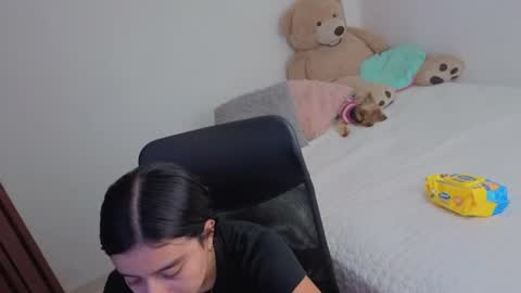 valerihouse_ online show from June 24, 2:18 am