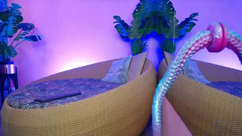 valery_blush online show from April 24, 4:36 am