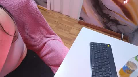 valery cute 18 online show from November 29, 7:32 pm