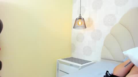 Snapshot of valery_smitd chatting on February 1, 5:37 pm Valery online show from February 1, 5:37 pm