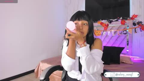 Val online show from October 31, 12:05 pm