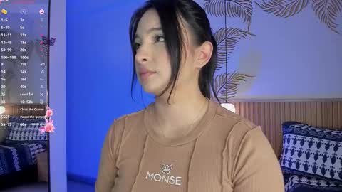 valleriie_ online show from September 23, 2:55 pm