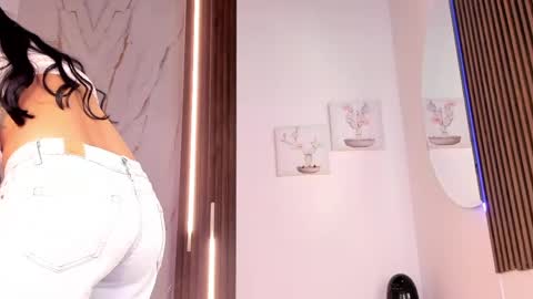 Vallolet Peach  online show from April 23, 12:13 pm