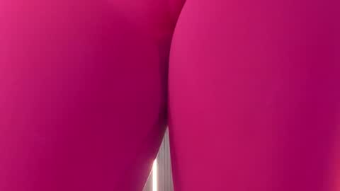 Vallolet Peach  online show from June 12, 12:04 pm