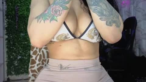 valquiria_sirgun online show from July 28, 4:39 pm