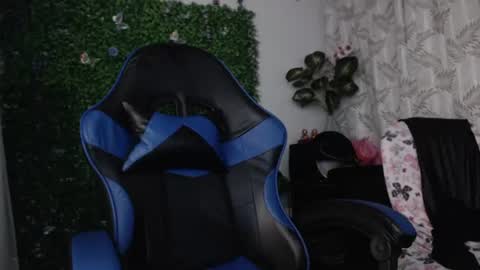 valquiria_sirgun online show from July 2, 9:36 am