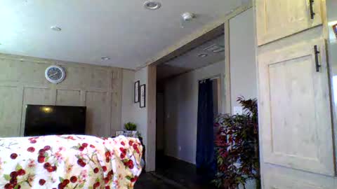 Val Venus online show from March 9, 5:28 pm