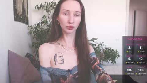 Mollyy Valentine online show from May 5, 8:31 am