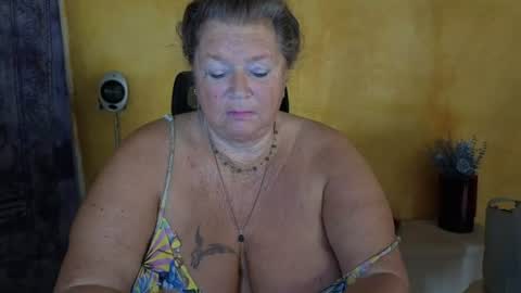 vampwoman online show from July 22, 2:19 pm