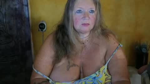 vampwoman online show from June 18, 3:06 pm