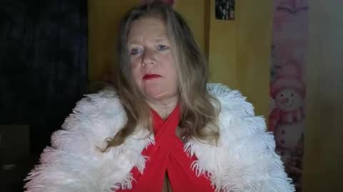 vampwoman online show from December 15, 8:32 am