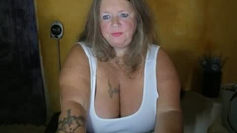 vampwoman online show from July 17, 6:26 am