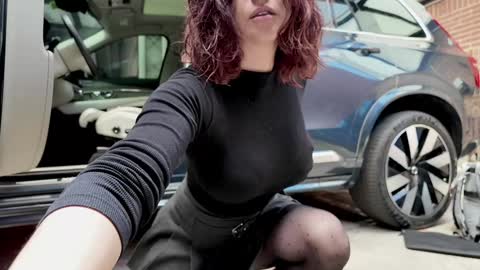 vanessa online show from February 25, 4:32 pm