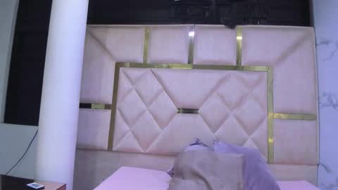 Vane online show from May 11, 12:23 pm