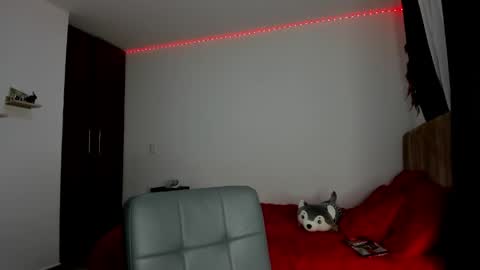vanesa_g1 online show from May 16, 3:03 am