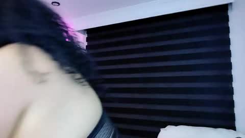 vanessa and samantha online show from July 2, 4:17 am