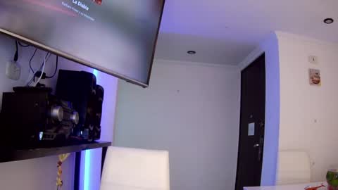 vanessa and samantha online show from July 25, 4:10 am