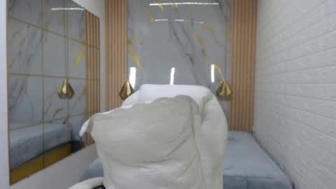 vanessa online show from July 4, 7:17 pm