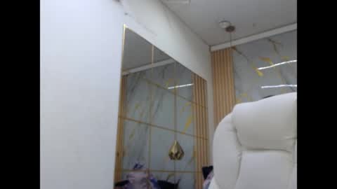 vanessa online show from April 27, 1:30 pm