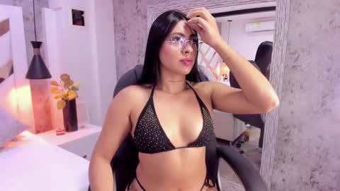 Vanessa  online show from December 18, 7:20 pm