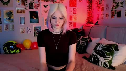 Vanessa online show from June 10, 3:00 pm