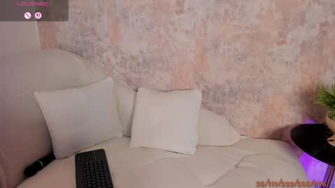V online show from May 11, 2:45 pm