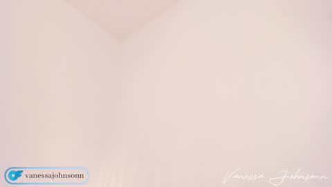 vanessajohnsonn online show from December 19, 2:45 am