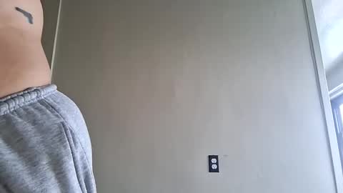 vanessareign online show from February 7, 9:40 pm