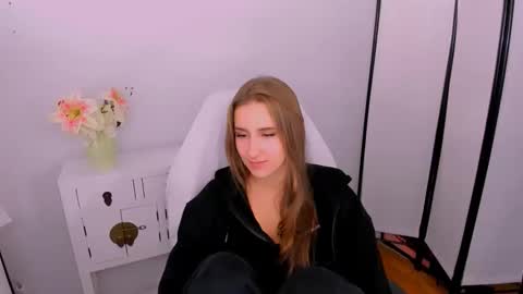 VanessaTrue online show from November 25, 8:18 pm