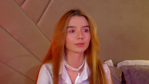 VanessaVienne online show from March 3, 4:25 pm