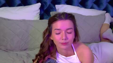 VanessaVienne online show from May 1, 4:12 pm