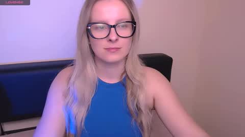 Mia online show from October 24, 6:58 am