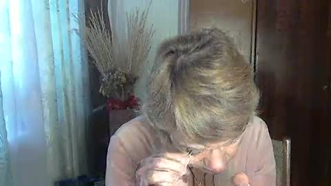 Vanillaxcreamy online show from November 29, 8:00 am