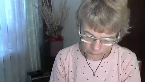 Vanillaxcreamy online show from November 16, 12:18 pm