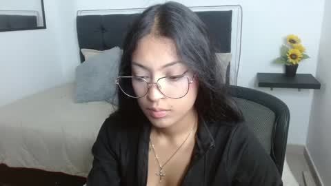 vane online show from April 25, 8:39 pm