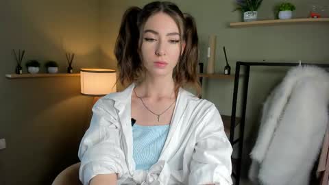Charline online show from May 3, 9:48 am