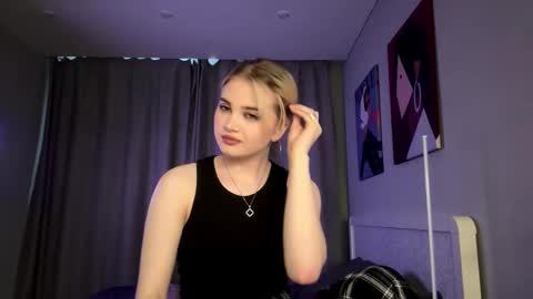 Monika online show from March 19, 1:27 pm